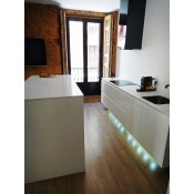 Piso de esquina con 5 balcones