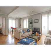 Piso de esquina con 6 balcones