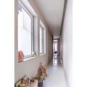 Tres balcones a la calle 