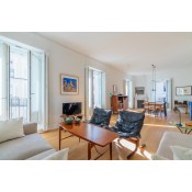 Piso de esquina con 9 balcones 