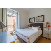 Piso de esquina con 9 balcones 