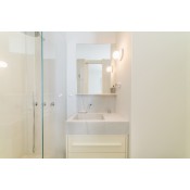 Piso de esquina con 9 balcones 