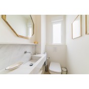 Piso de esquina con 9 balcones 