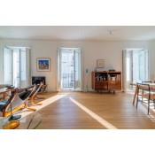 Piso de esquina con 9 balcones 