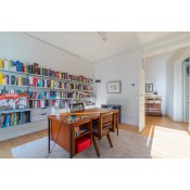 Piso de esquina con 9 balcones 