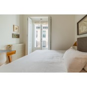 Piso de esquina con 9 balcones 