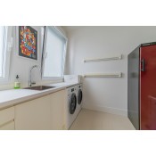 Piso de esquina con 9 balcones 