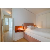 Piso de esquina con 9 balcones 